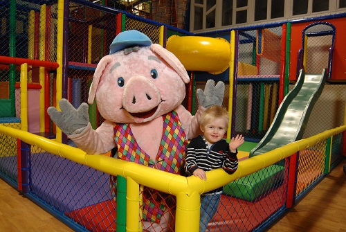 Image for Hatton re-launches giant pig mascot with a special 2 for 1 offer!