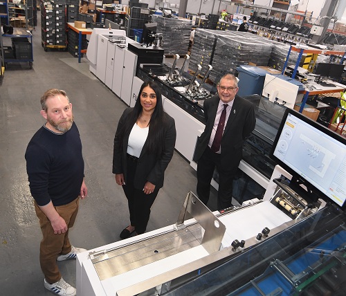 Datagraphic delivers new jobs after five-figure Growth Hub grant