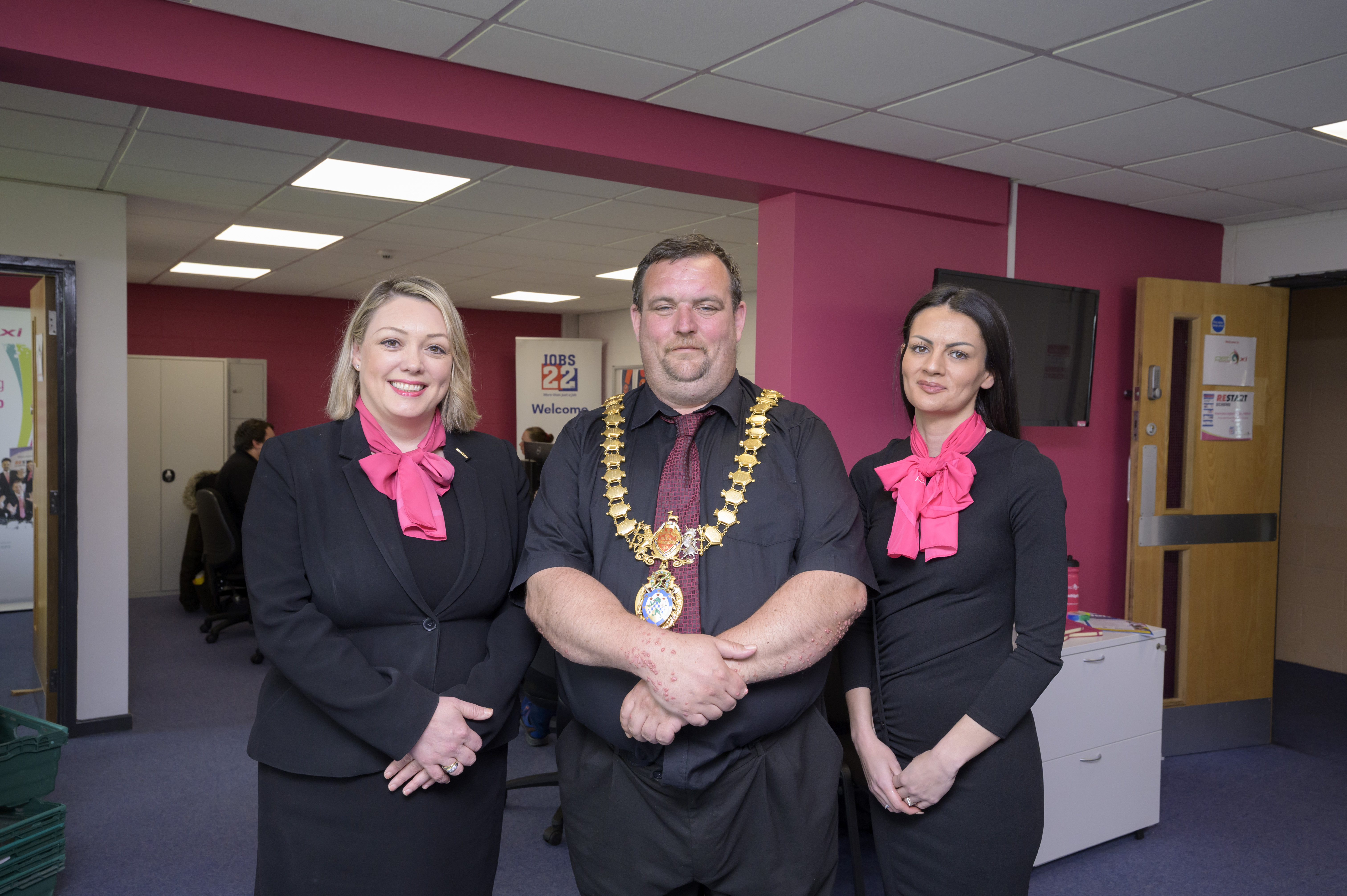 Leamington mayor visits highly successful Restart scheme after own experience of unemployment