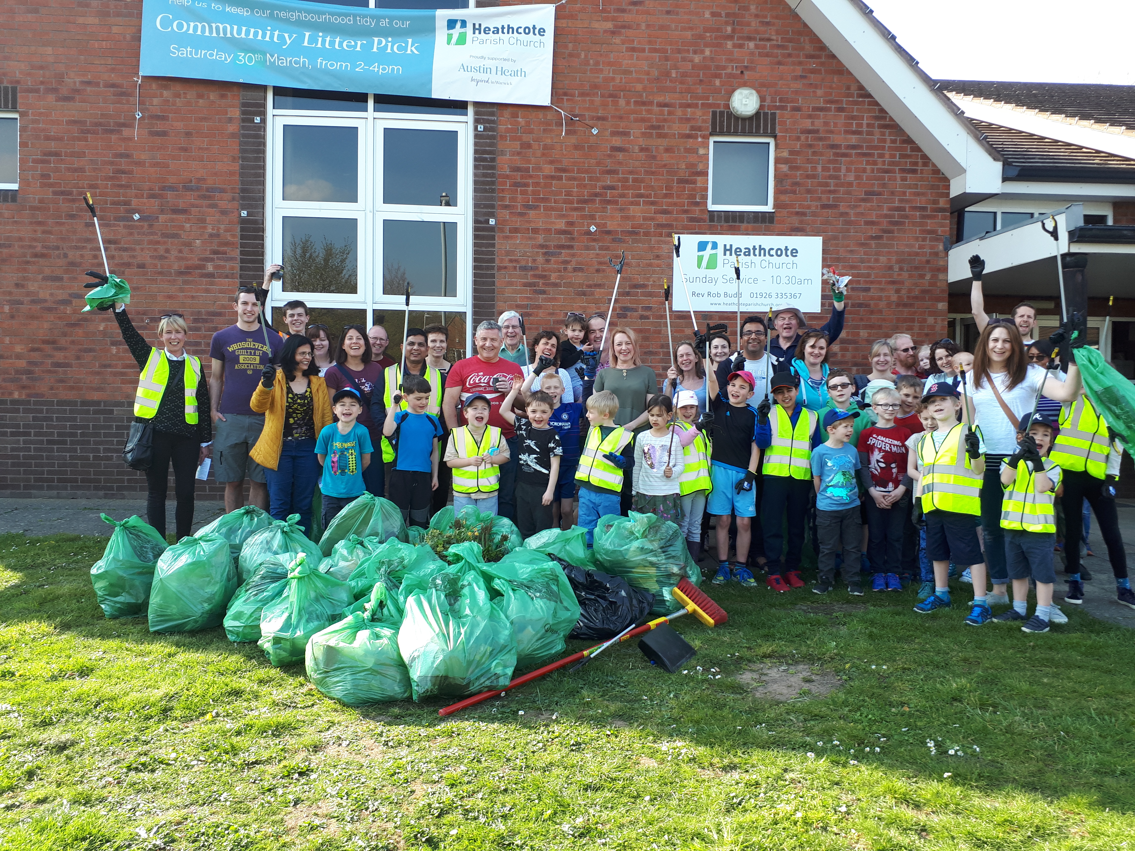 Warwickshire retirement village joins with local families in a ‘spring clean’ litter pick